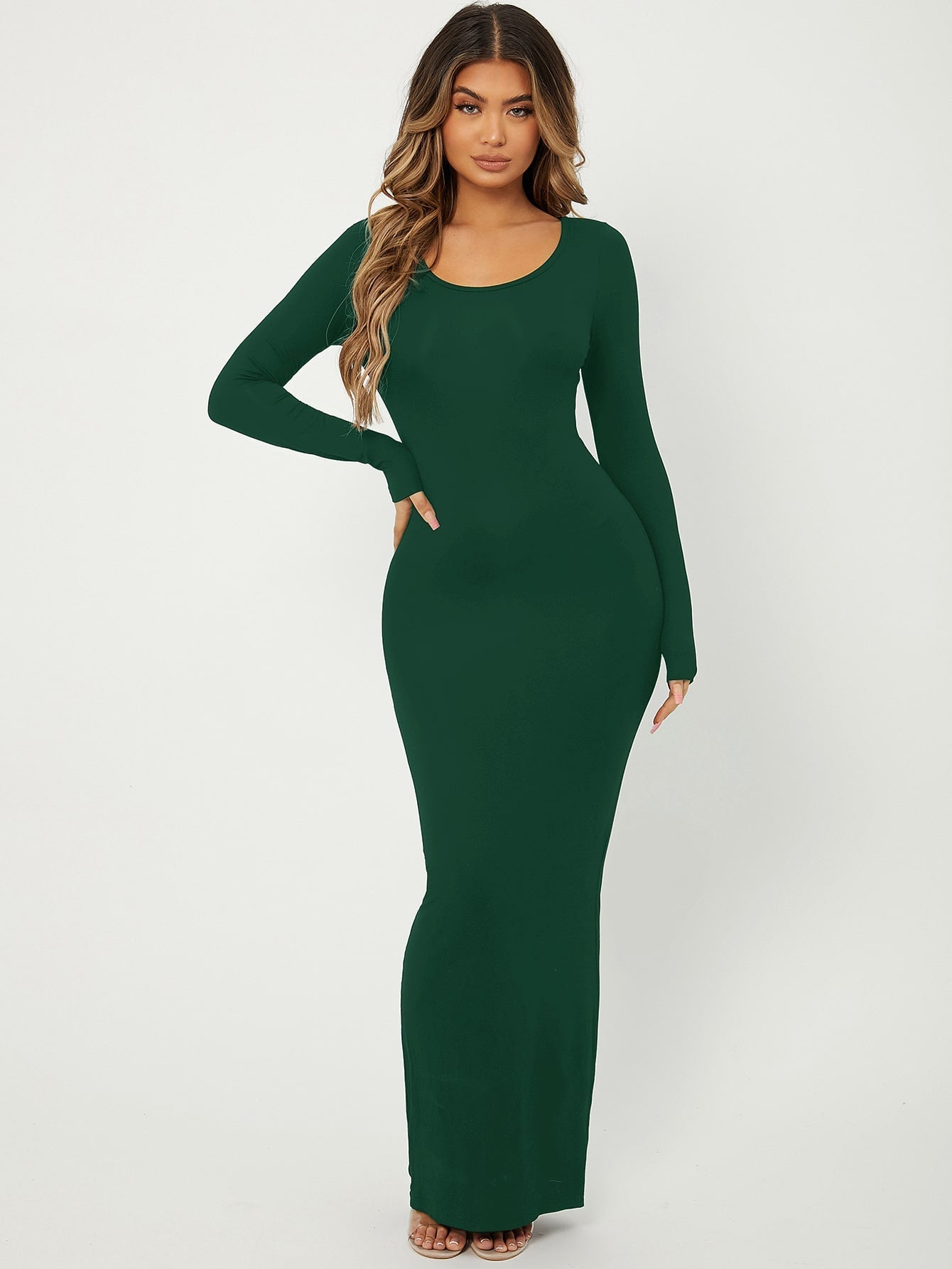 Fitted dress with U-neckline