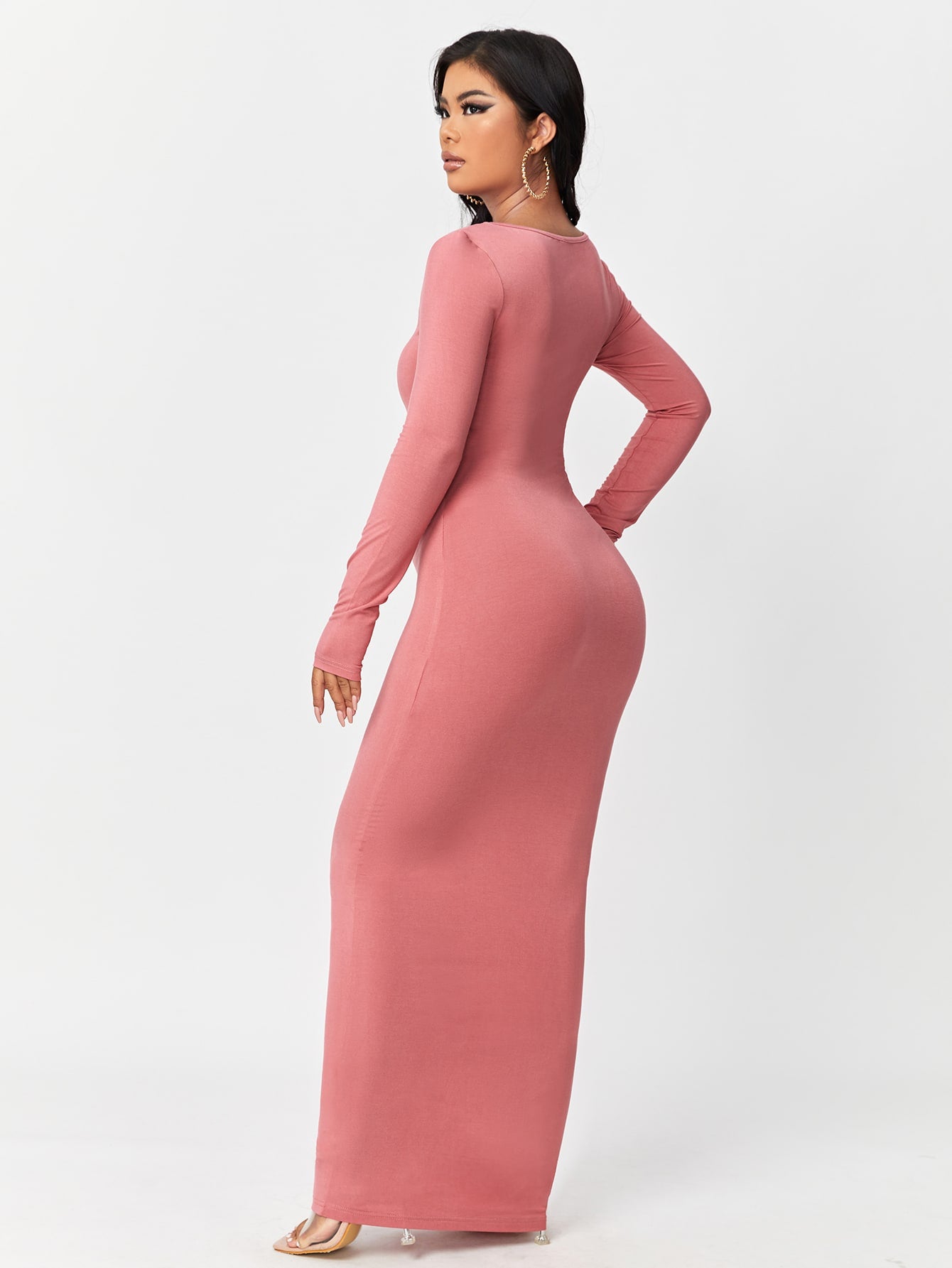 Fitted dress with U-neckline