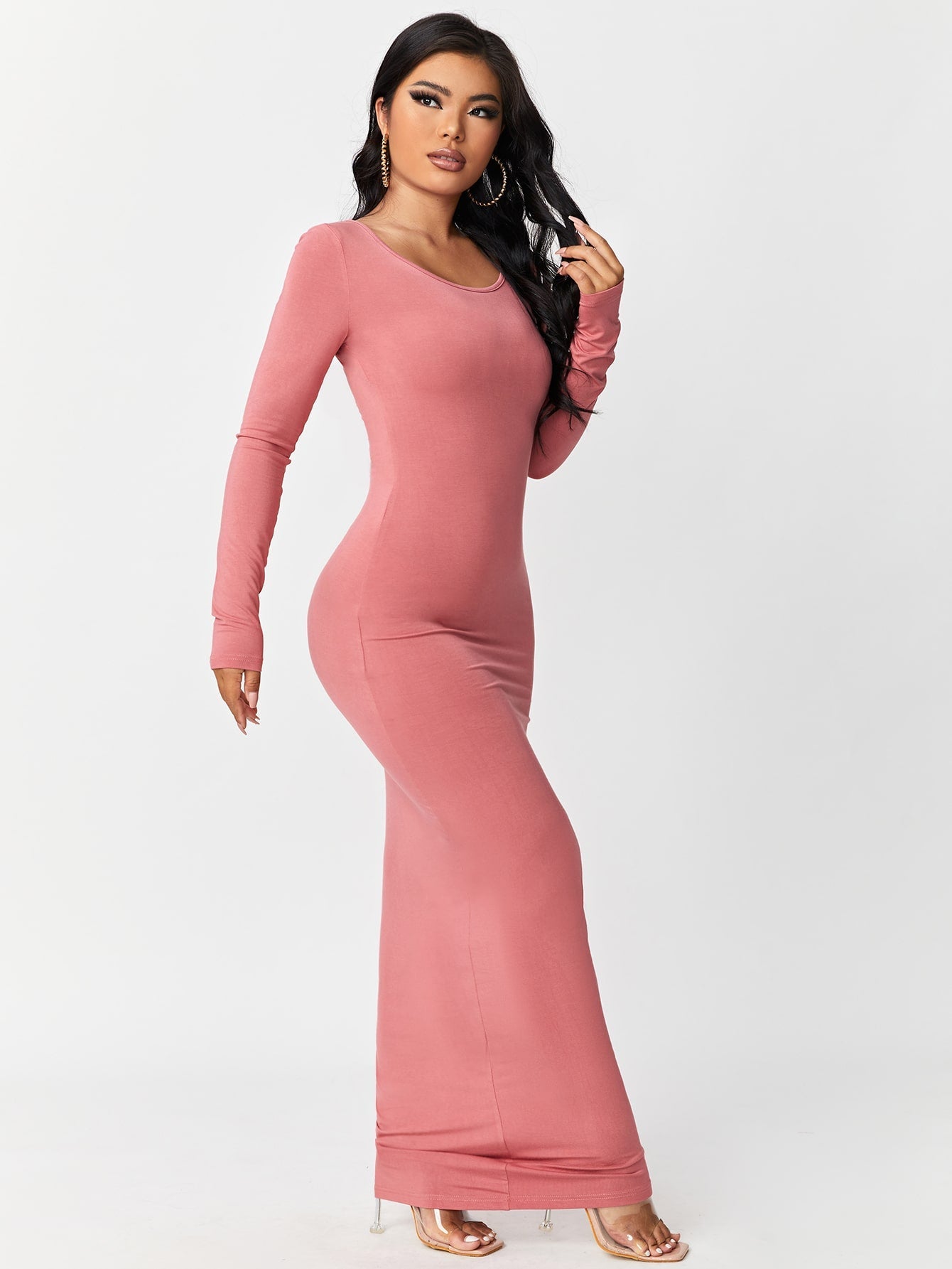 Fitted dress with U-neckline