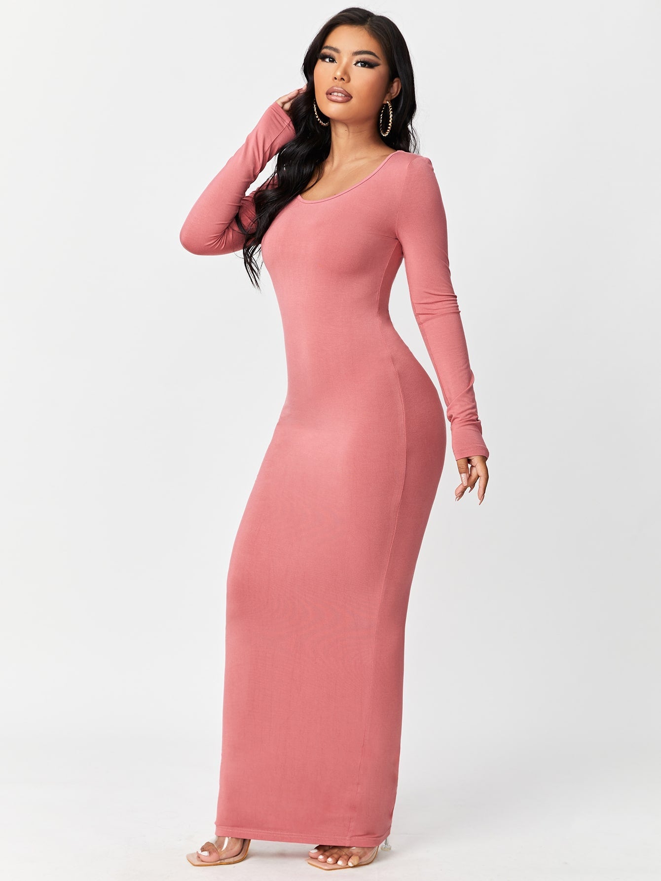 Fitted dress with U-neckline