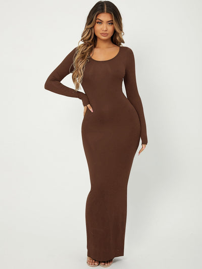 Fitted dress with U-neckline