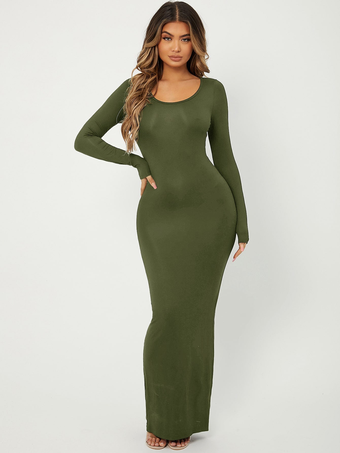 Fitted dress with U-neckline