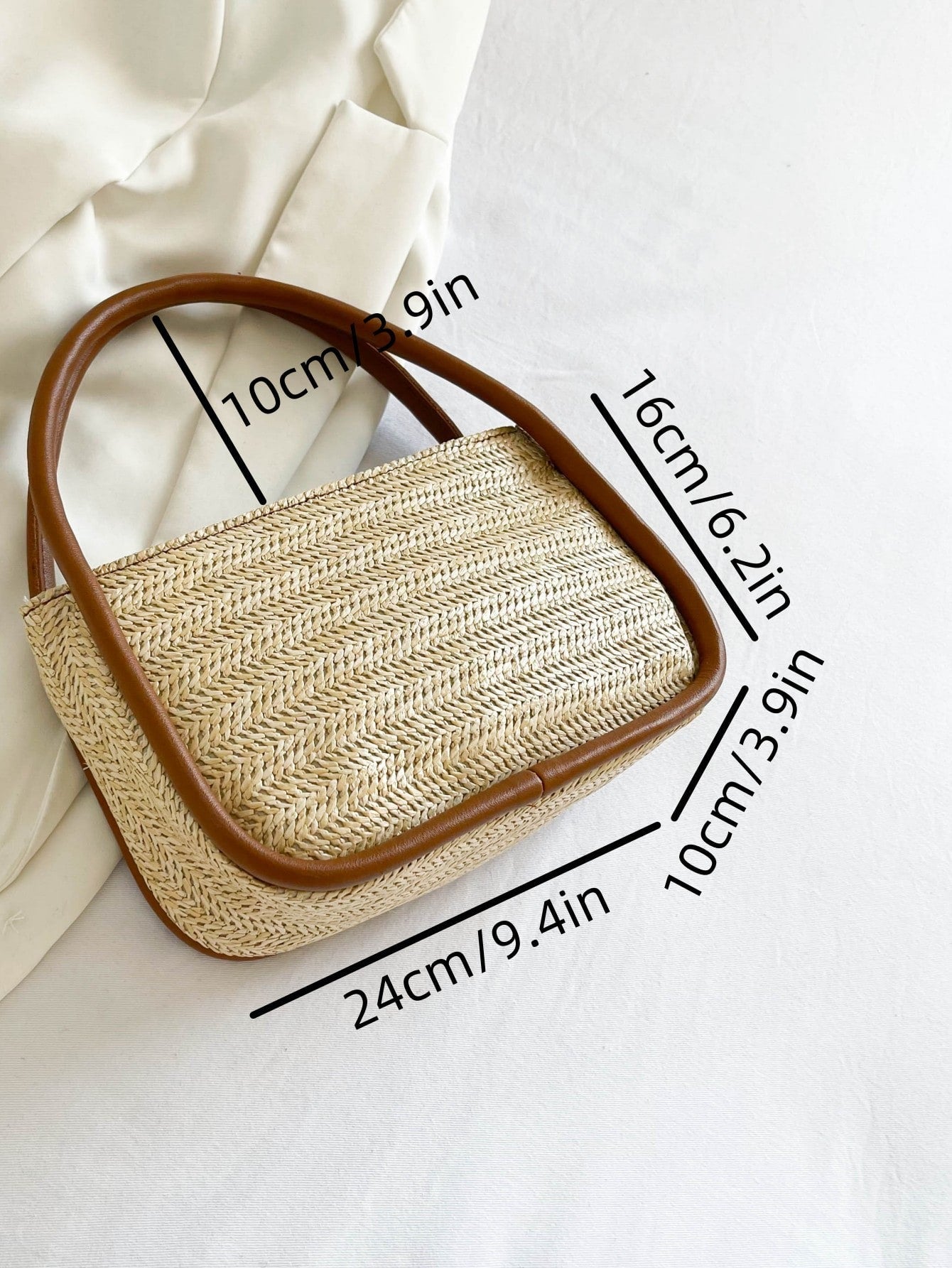 Straw bag with