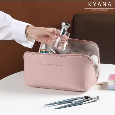 Makeup bag™ All your chic things in your favorite bag!