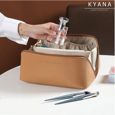 Makeup bag™ All your chic things in your favorite bag!