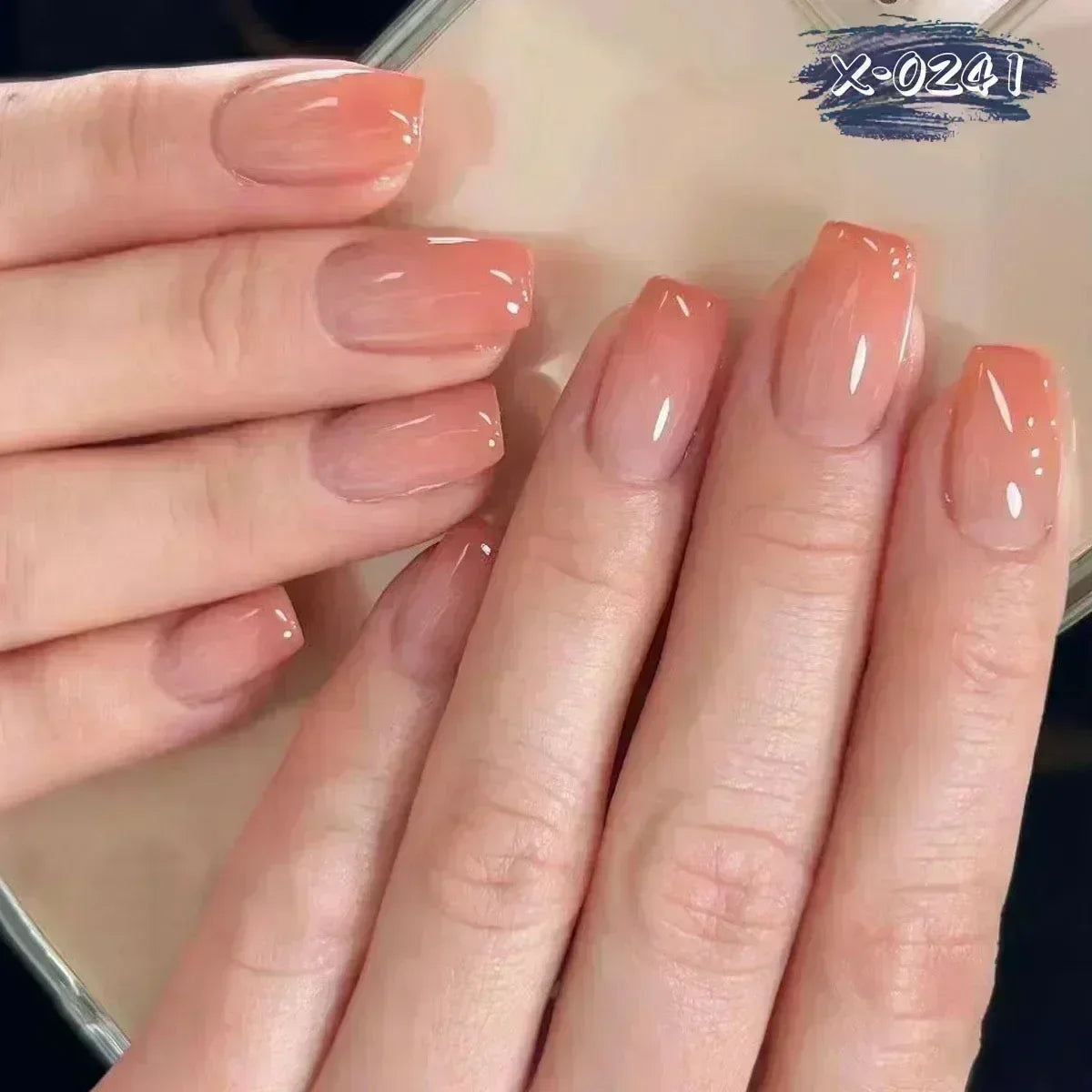 Lustrella™ - Stylish Short Fake Nails Set