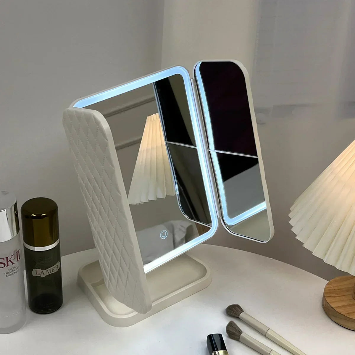 GlowMirror™ - LED Makeup Mirror (50% Off)