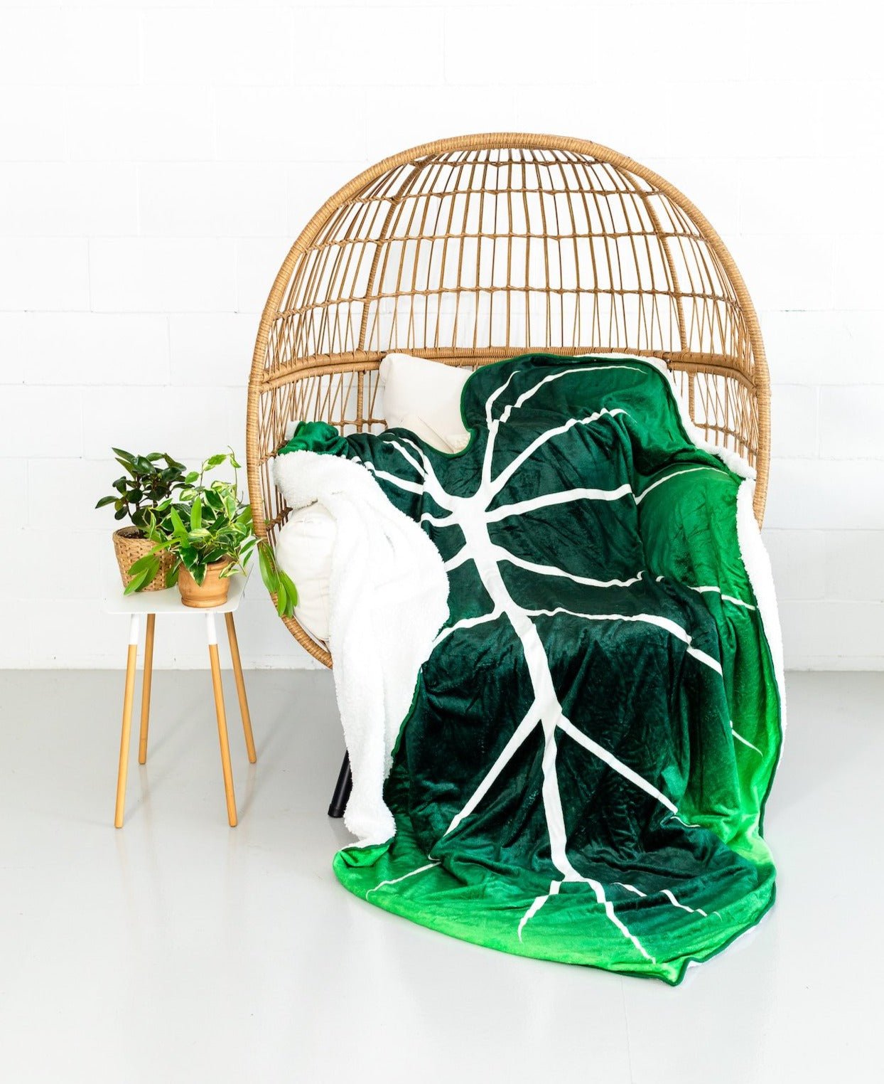 Leaf Blanket - The charming blanket with the unique design